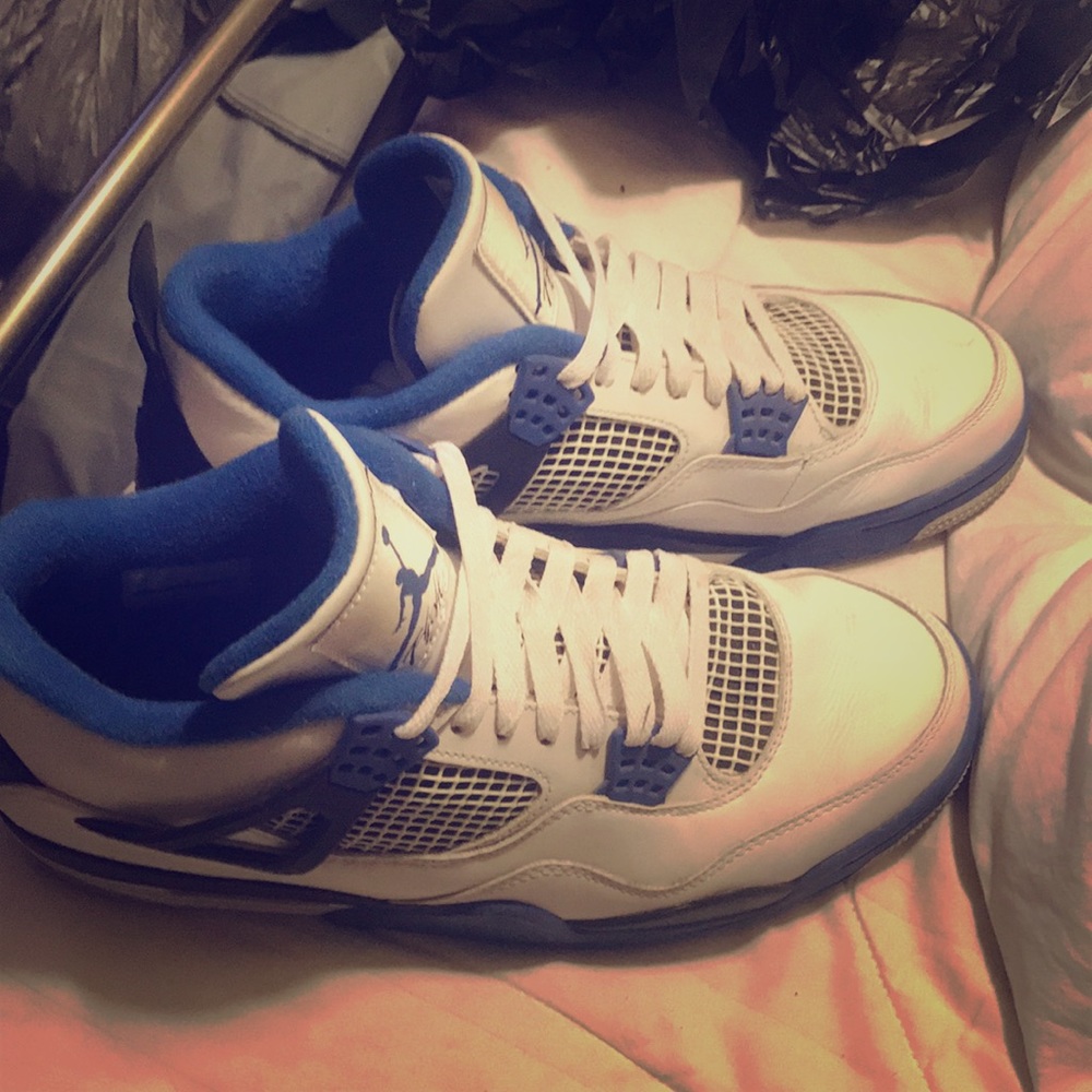 Authentic motor sport 4s with box